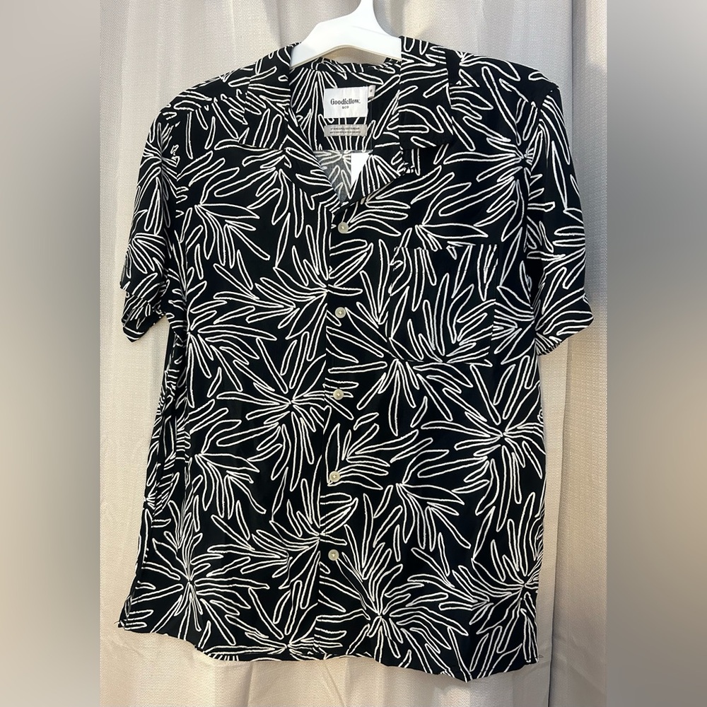 Goodfellow & Co Men's Foliage Print Short Sleeve Button-Down Shirt
